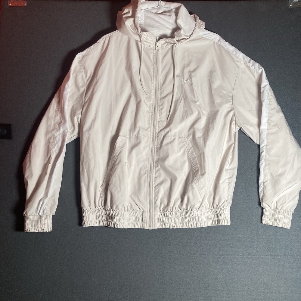 Nike Women's Essential Windbreaker Woven Jacket In Ivory Hoodie , Size M